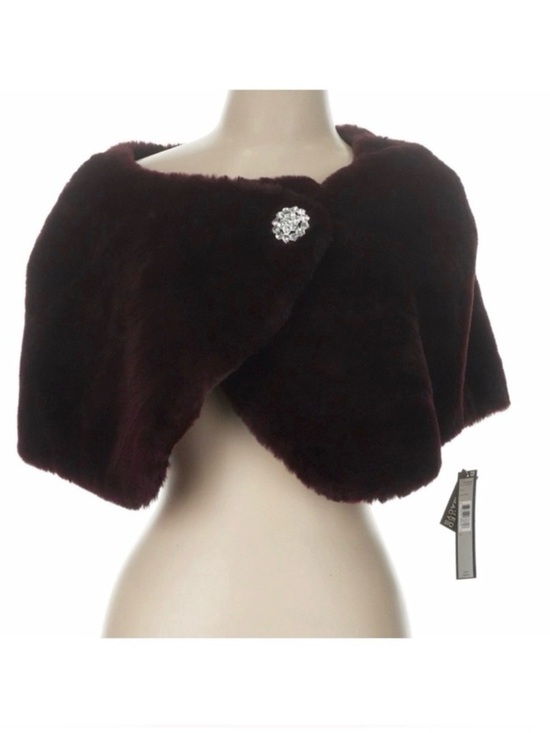 Tahari Arthur S Levine Jackets & Blazers - TAHARI ~ By Arthur S. Levine Plush Faux Fur Capelet with Brooch - Deep Burgundy